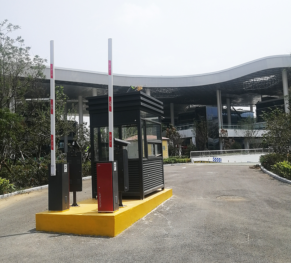 青島西站收費(fèi)崗?fù)? /></div>
        <div   id=